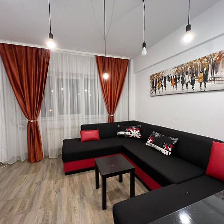 First Studio Bukarest Kültér fotó