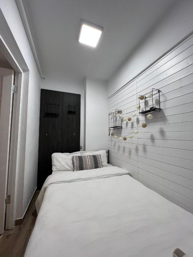 First Studio Bukarest Kültér fotó
